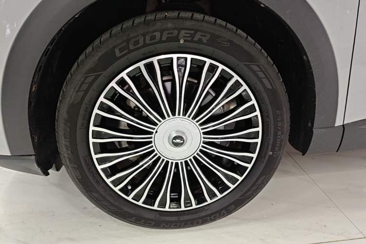 Used Chery Fengyun T9 2024 120 Long-Range Flagship Version 7 Seats Ternary Lithium Left Front Wheel Hub