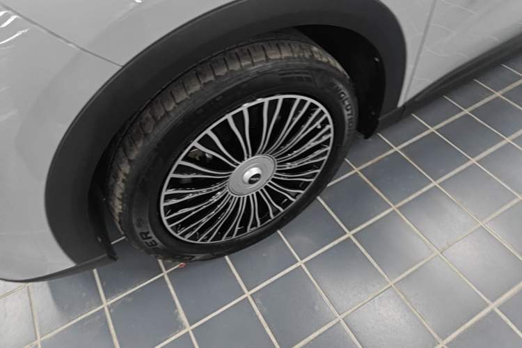 Used Chery Fengyun T9 2024 120 Long-Range Flagship Version 7 Seats Ternary Lithium Left Front Wheel Hub