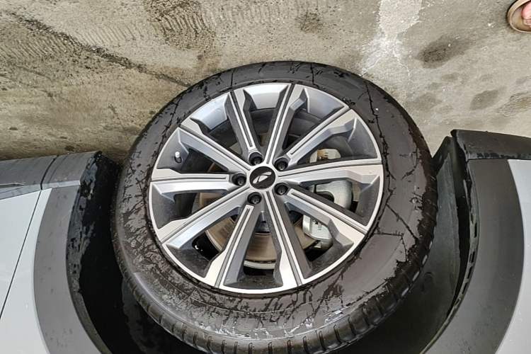 Used Chery Fengyun T9 2024 120 Long-Range Comfort Version 5 Seats Lithium Iron Phosphate Left Front Wheel Hub
