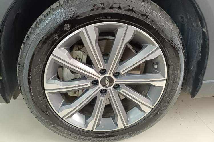 Used Chery Fengyun T9 2024 120 Long-Range Comfort Version 5-Seater with Ternary Lithium Battery Left Front Wheel Hub