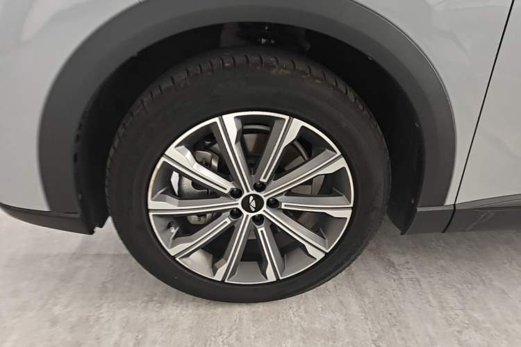 Used Chery Fengyun T9 2024 120 Long-Range Comfort Version 5 Seats Lithium Iron Phosphate Left Front Wheel Hub