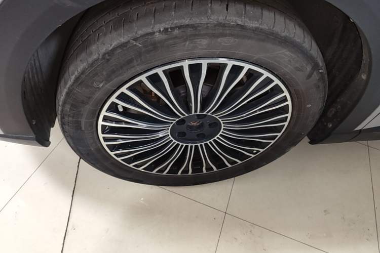 Used Chery Fengyun T9 2024 120 Long-Range Flagship Version 7 Seats Ternary Lithium Left Front Wheel Hub