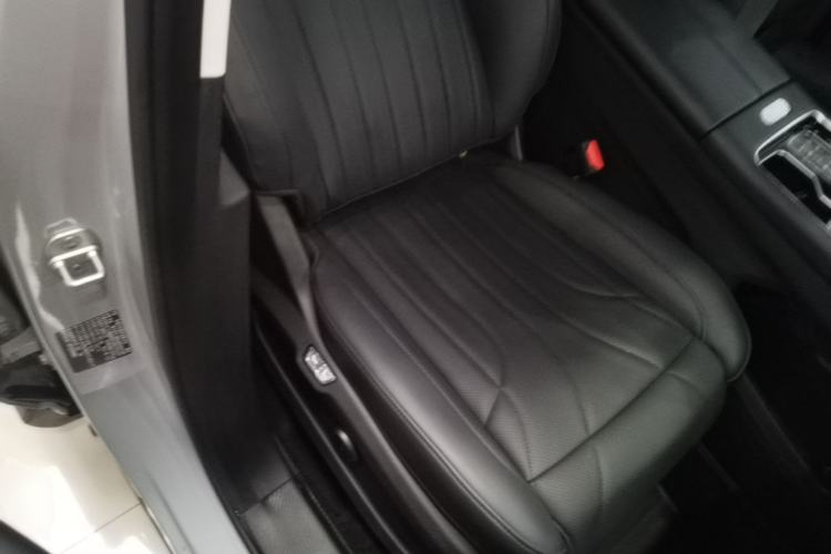 Used Chery Fengyun T9 2024 120 Long-Range Luxury Version 5 Seats Lithium Iron Phosphate Right Front Seat