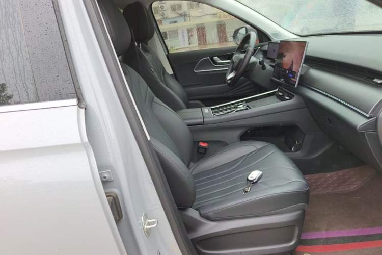 Used Chery Fengyun T9 2024 120 Long-Range Comfort Version 7 Seats Lithium Iron Phosphate Right Front Seat