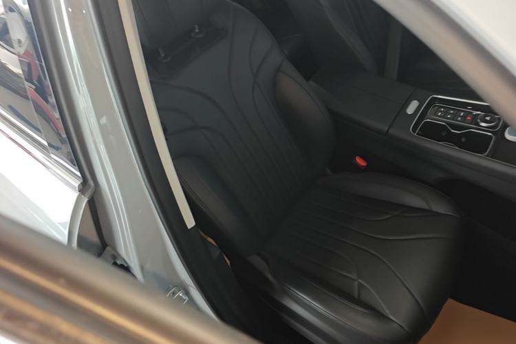 Used Chery Fengyun T9 2024 120 Long-Range Comfort Version 5 Seats Lithium Iron Phosphate Right Front Seat