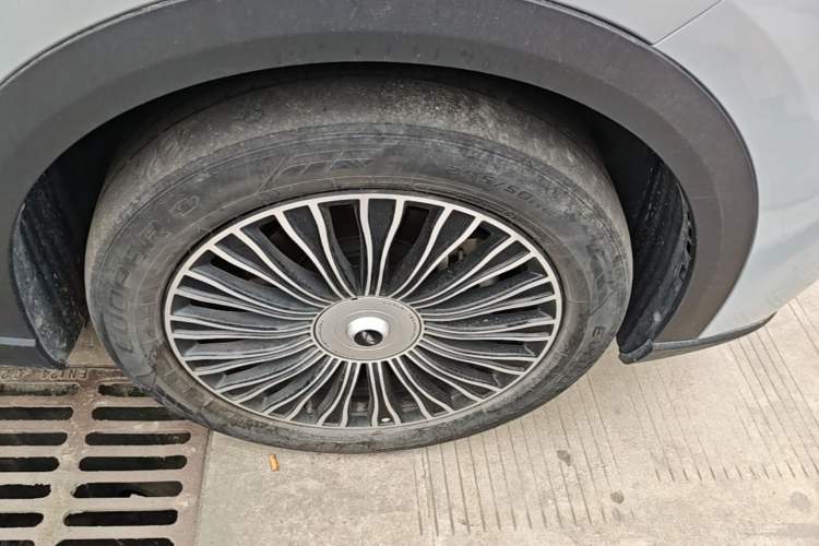 Used Chery Fengyun T9 2024 120 Long-Range Flagship Version 7 Seats Ternary Lithium Right Front Wheel Hub