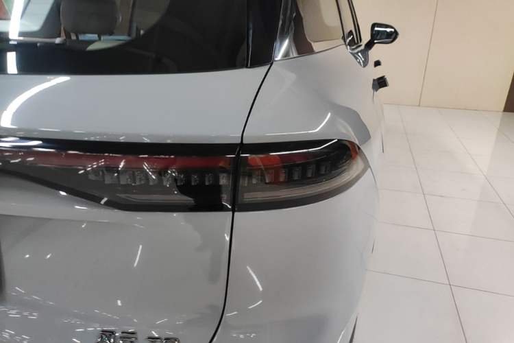 Used Chery Fengyun T9 2024 120 Long-Range Flagship Version 7 Seats Ternary Lithium Right Rear Taillight