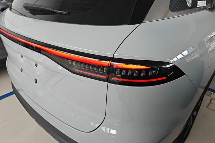 Used Chery Fengyun T9 2024 120 Long-Range Comfort Version 5 Seats Lithium Iron Phosphate Right Rear Taillight