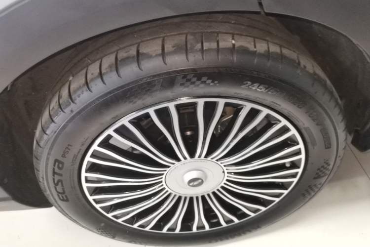 Used Chery Fengyun T9 2024 120 Long-Range Luxury Version 5 Seats Lithium Iron Phosphate Right Rear Wheel Hub