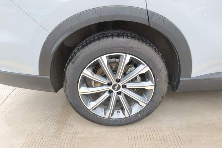 Used Chery Fengyun T9 2024 120 Long-Range Comfort Version 7 Seats Lithium Iron Phosphate Right Rear Wheel Hub