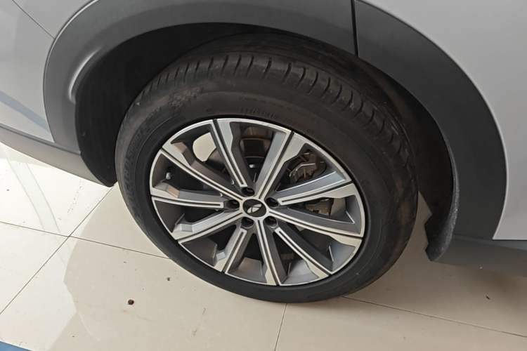 Used Chery Fengyun T9 2024 120 Long-Range Comfort Version 5 Seats Lithium Iron Phosphate Right Rear Wheel Hub