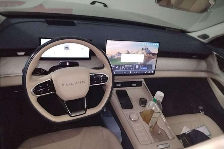 Used Chery Fengyun T9 2024 120 Long-Range Flagship Version 7 Seats Lithium Iron Phosphate Center Console