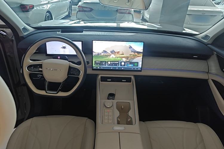 Used Chery Fengyun T9 2024 120 Long-Range Flagship Version 7 Seats Ternary Lithium Center Console