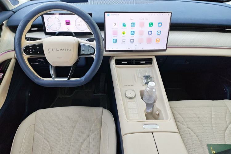 Used Chery Fengyun T9 2024 120 Long-Range Flagship Version 7 Seats Lithium Iron Phosphate Center Console