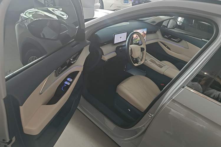 Used Chery Fengyun T9 2024 120 Long-Range Flagship Version 7 Seats Ternary Lithium Driver Seat