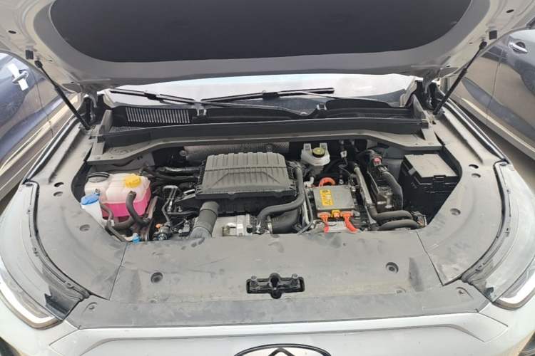 Used Chery Fengyun T9 2024 120 Long-Range Flagship Version 7 Seats Ternary Lithium Engine Bay