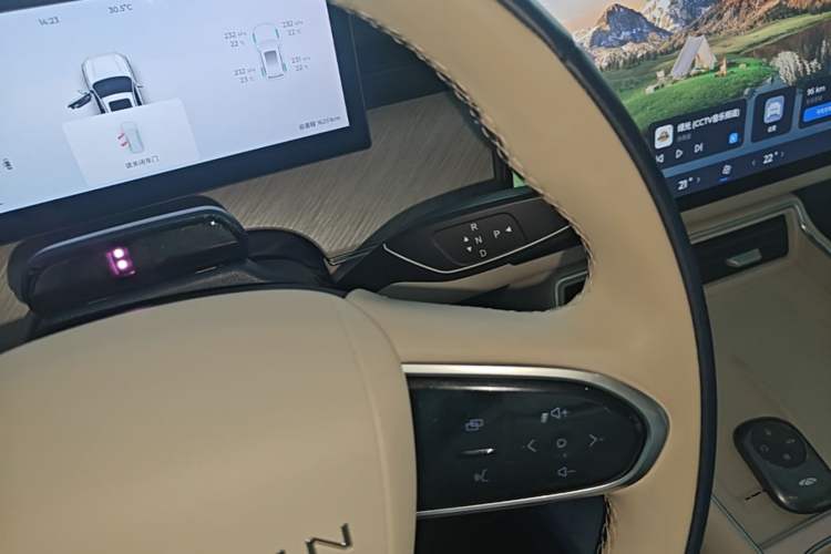Used Chery Fengyun T9 2024 120 Long-Range Flagship Version 7 Seats Ternary Lithium Gear Lever