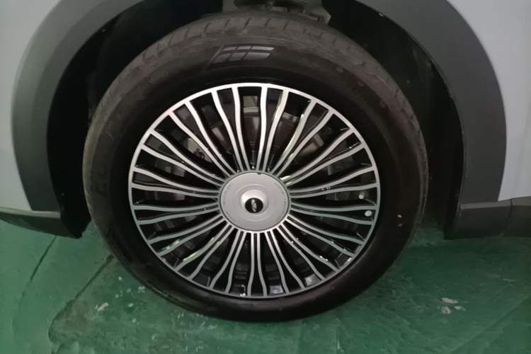 Used Chery Fengyun T9 2024 120 Long-Range Luxury Version 5 Seats Ternary Lithium Left Front Wheel Hub