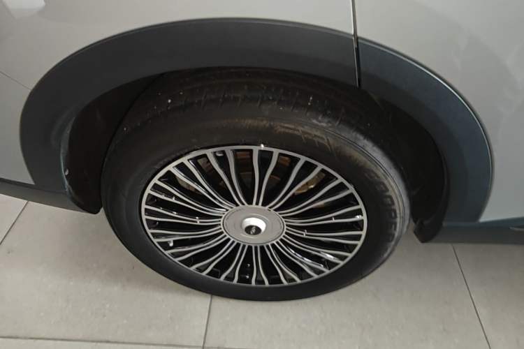 Used Chery Fengyun T9 2024 120 Long-Range Flagship Version 7 Seats Ternary Lithium Right Rear Wheel Hub