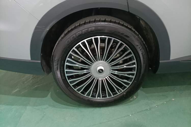 Used Chery Fengyun T9 2024 120 Long-Range Luxury Version 5 Seats Ternary Lithium Right Rear Wheel Hub