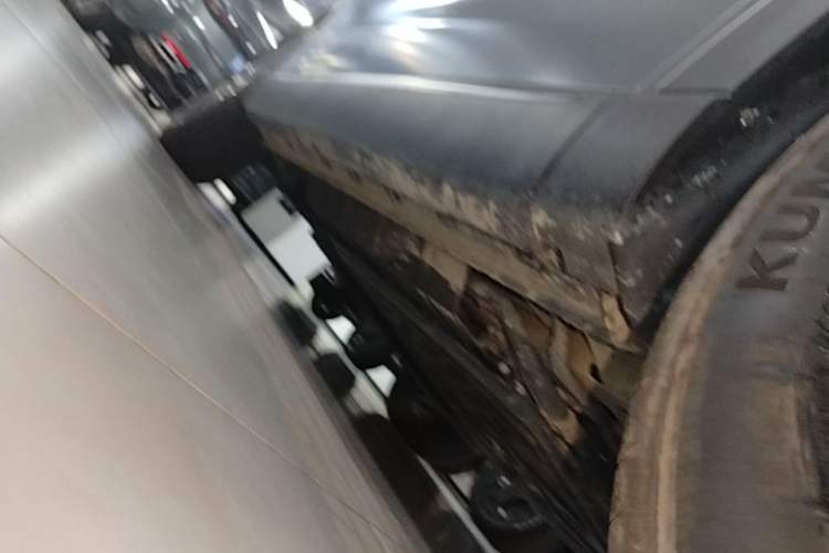Used Chery Fengyun T9 2024 120 Long-Range Luxury Version 5 Seats Lithium Iron Phosphate Right Side Sill