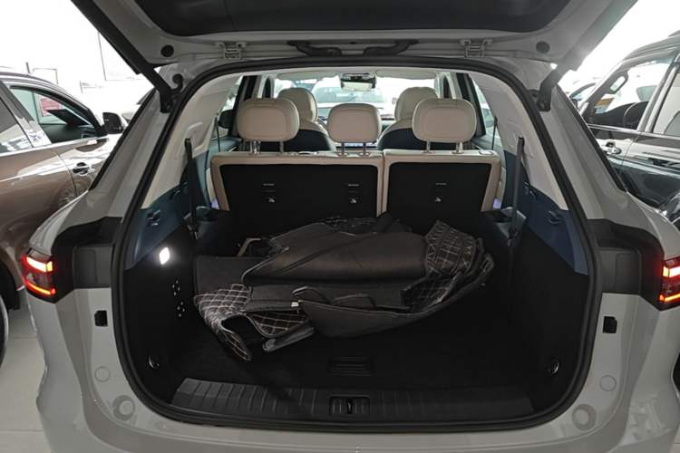 Used Chery Fengyun T9 2024 120 Long-Range Flagship Version 7 Seats Ternary Lithium Trunk