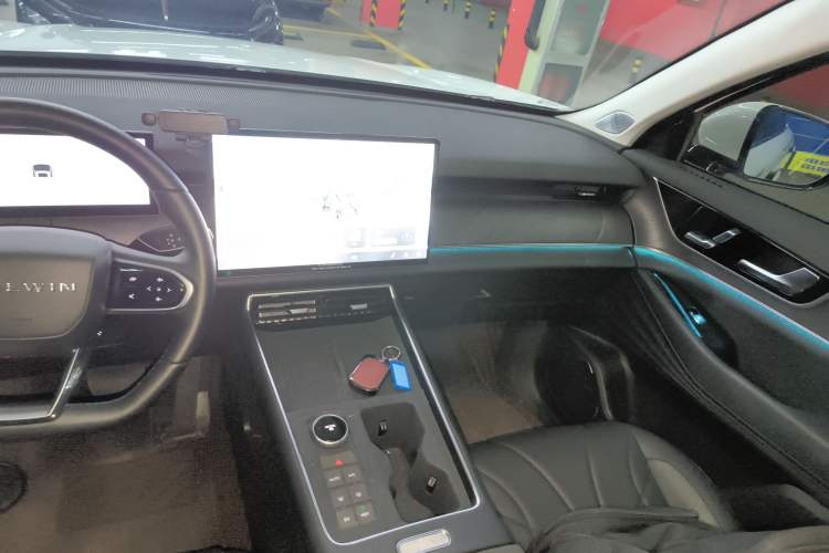 Used Chery Fengyun T9 2024 120 Long-Range Comfort Version 7 Seats Lithium Iron Phosphate Audio And AC Panel