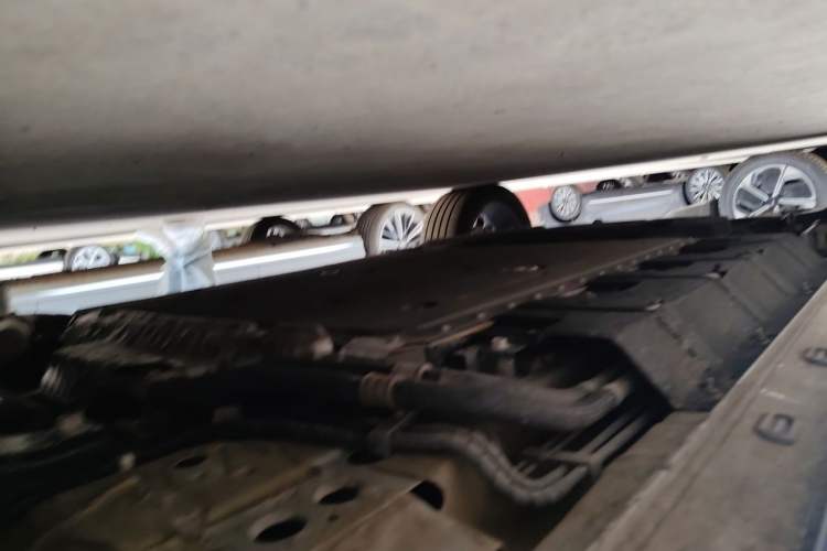 Used Chery Fengyun T9 2024 120 Long-Range Flagship Version 7 Seats Lithium Iron Phosphate Chassis Front Right