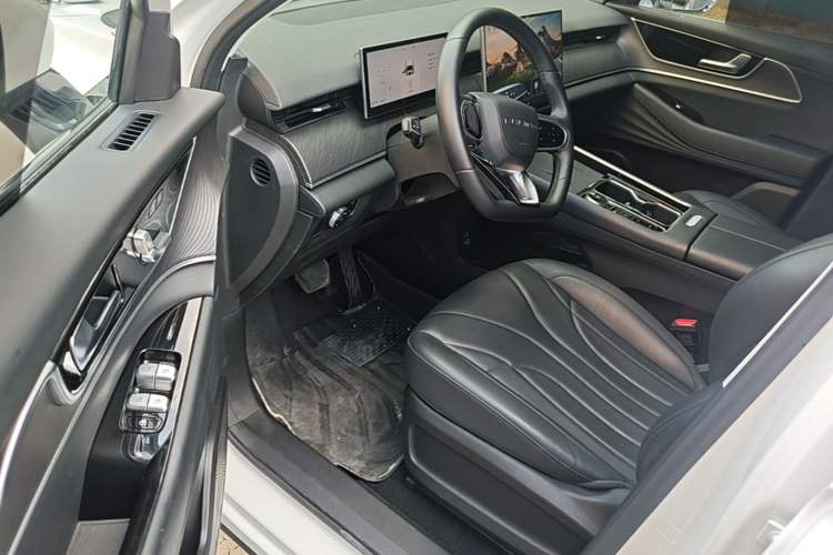 Used Chery Fengyun T9 2024 120 Long-Range Standard Version 5 Seats Lithium-NMC Battery Driver Seat