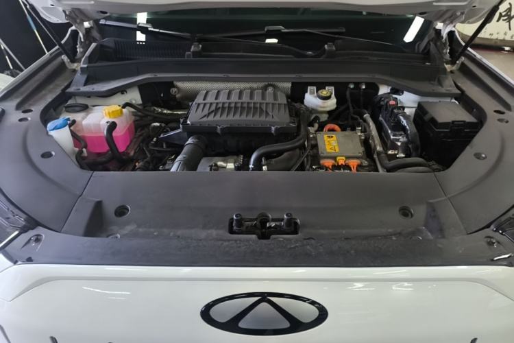 Used Chery Fengyun T9 2024 120 Long-Range Flagship Version 7 Seats Ternary Lithium Engine Bay