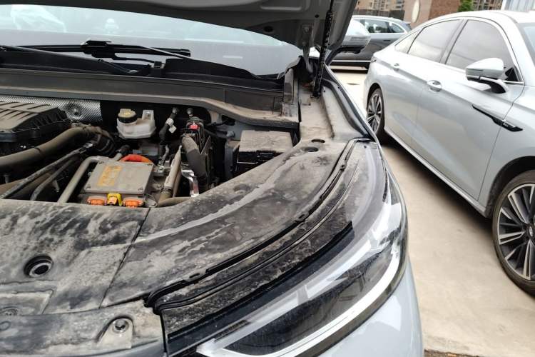 Used Chery Fengyun T9 2024 120 Long-Range Flagship Version 7 Seats Lithium Iron Phosphate Engine Bay Left