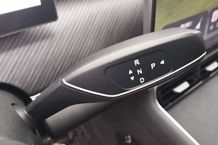 Used Chery Fengyun T9 2024 120 Long-Range Comfort Version 5-Seater with Ternary Lithium Battery Gear Lever