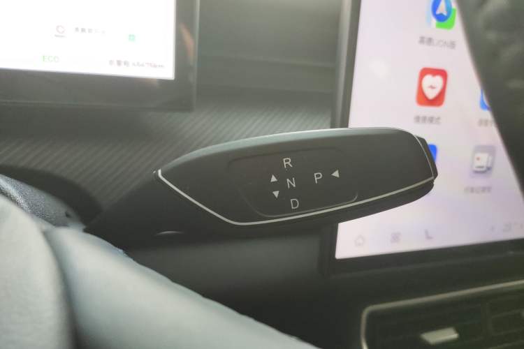 Used Chery Fengyun T9 2024 120 Long-Range Flagship Version 7 Seats Ternary Lithium Gear Lever