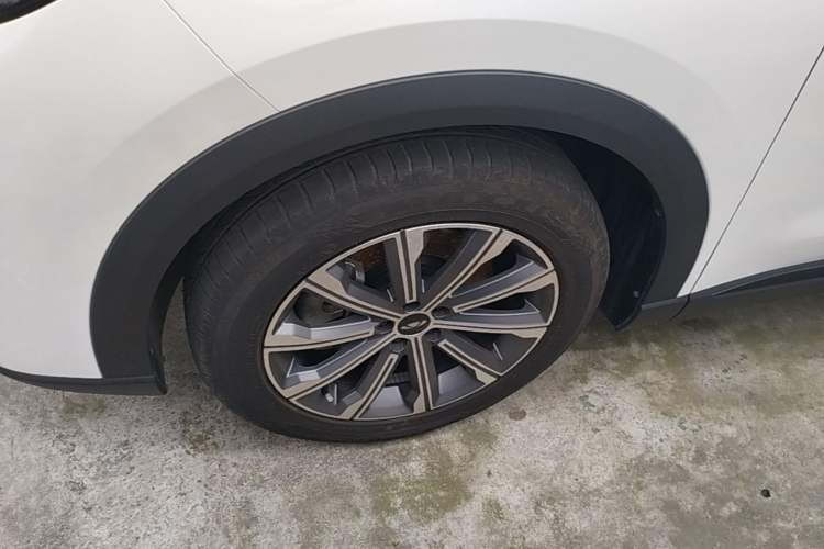 Used Chery Fengyun T9 2024 120 Long-Range Comfort Version 5-Seater with Ternary Lithium Battery Left Front Wheel Hub