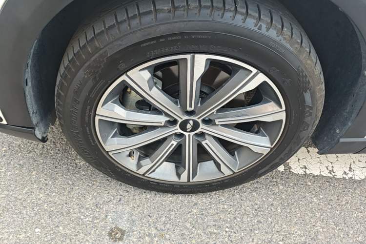 Used Chery Fengyun T9 2024 120 Long-Range Standard Version 5 Seats Lithium-NMC Battery Left Front Wheel Hub