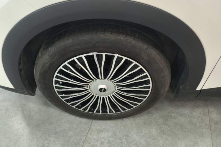 Used Chery Fengyun T9 2024 120 Long-Range Flagship Version 7 Seats Ternary Lithium Left Front Wheel Hub