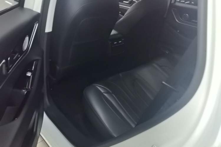 Used Chery Fengyun T9 2024 120 Long-Range Standard Version 5 Seats Lithium-NMC Battery Left Rear Seat