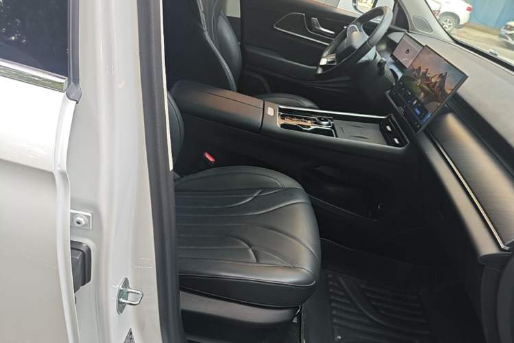 Used Chery Fengyun T9 2024 120 Long-Range Standard Version 5 Seats Lithium-NMC Battery Right Front Seat