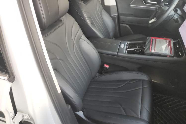 Used Chery Fengyun T9 2024 120 Long-Range Flagship Version 7 Seats Ternary Lithium Right Front Seat