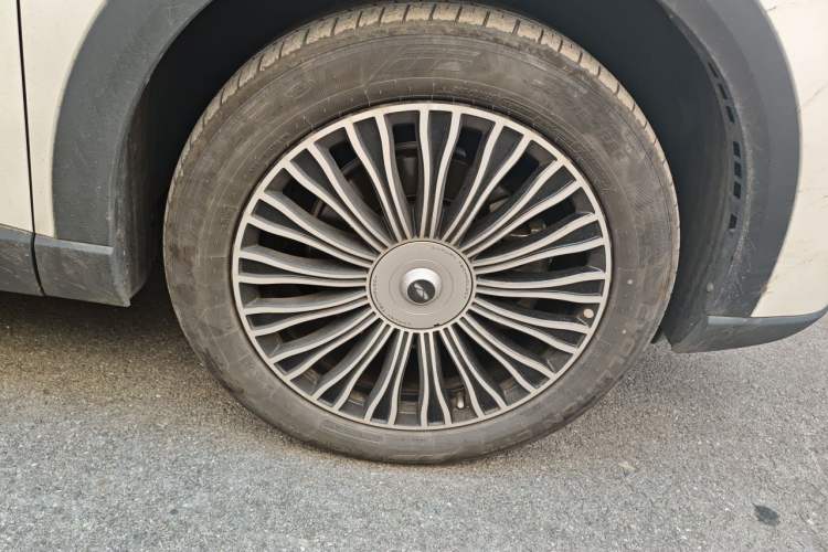 Used Chery Fengyun T9 2024 120 Long-Range Luxury Version 5 Seats Ternary Lithium Right Front Wheel Hub