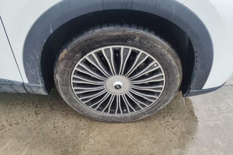 Used Chery Fengyun T9 2024 120 Long-Range Luxury Version 5 Seats Ternary Lithium Right Front Wheel Hub