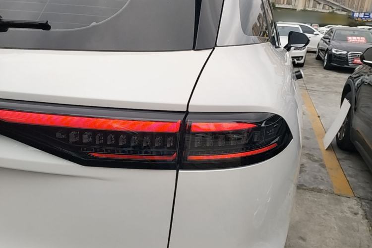 Used Chery Fengyun T9 2024 120 Long-Range Comfort Version 5-Seater with Ternary Lithium Battery Right Rear Taillight