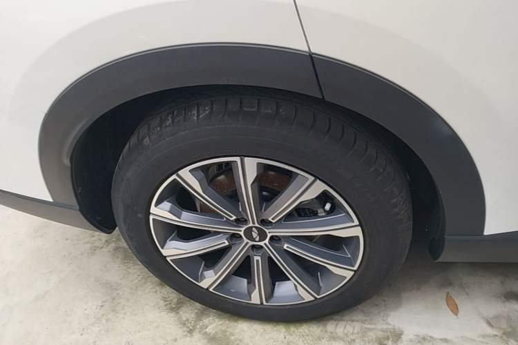 Used Chery Fengyun T9 2024 120 Long-Range Comfort Version 5-Seater with Ternary Lithium Battery Right Rear Wheel Hub