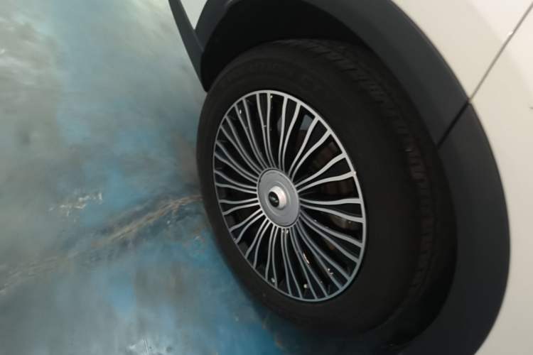 Used Chery Fengyun T9 2024 120 Long-Range Luxury Version 5 Seats Ternary Lithium Right Rear Wheel Hub