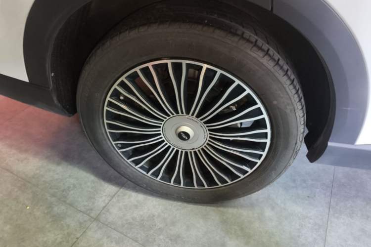 Used Chery Fengyun T9 2024 120 Long-Range Flagship Version 7 Seats Ternary Lithium Right Rear Wheel Hub