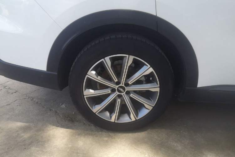 Used Chery Fengyun T9 2024 120 Long-Range Comfort Version 5-Seater with Ternary Lithium Battery Right Rear Wheel Hub