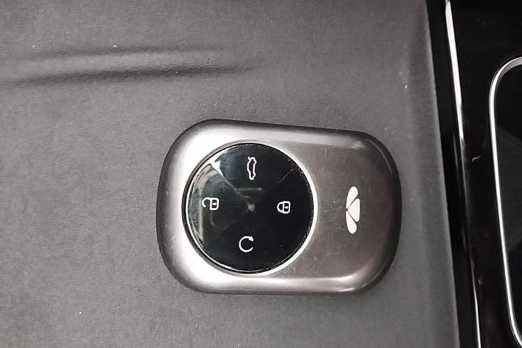 Used Chery Fengyun T9 2024 120 Long-Range Comfort Version 5-Seater with Ternary Lithium Battery Vehicle Key