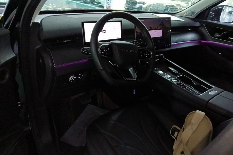 Used Chery Fengyun T9 2025 120 Long-Range Flagship Version 5 Seats Lithium Iron Phosphate Center Console