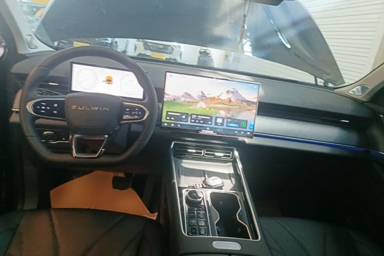 Used Chery Fengyun T9 2025 120 Long-Range Luxury Version 5 Seats Lithium Iron Phosphate Center Console