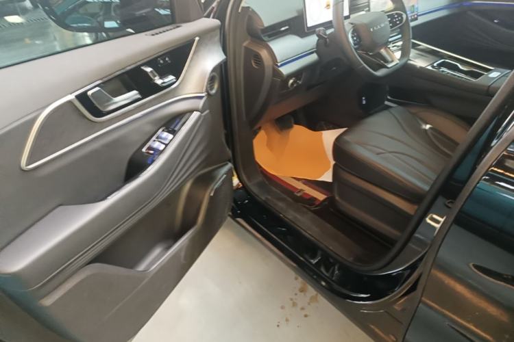 Used Chery Fengyun T9 2025 120 Long-Range Luxury Version 5 Seats Lithium Iron Phosphate Driver Seat